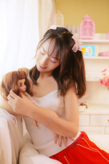 白衣女